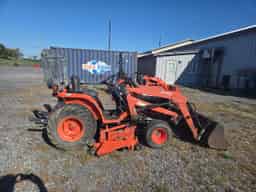 USED 2000 KUBOTA B7500 TRACTOR W/FRONT LOADER/54″ MOWER – STATE COLLEGE