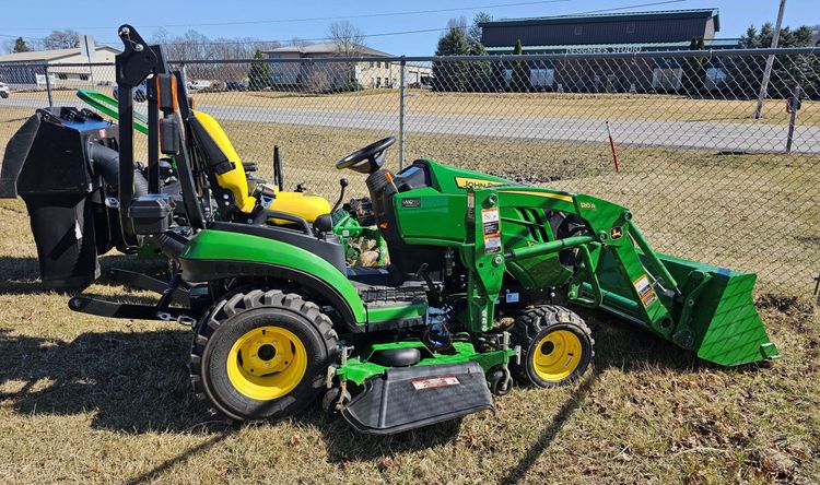 USED 2019 JOHN DEERE 1025R W/120R FRONT LOADER & 60″ DECK – STATE COLLEGE